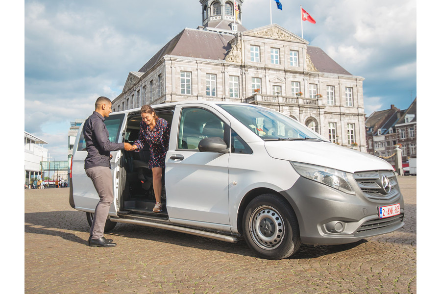 9 persoonsbus huren Adrem Limburg